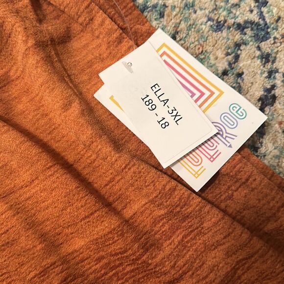 New LulaRoe Ella Shorts - Picture 2 of 4